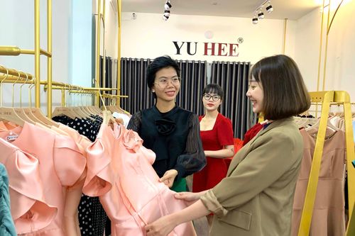 Yu Hee-Thương hiệu thời trang công sở đầu tiên ở Phố núi Pleiku