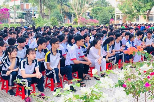 Vùng 4 Hải quân tuyên truyền về biển, đảo tại Đạ Tẻh