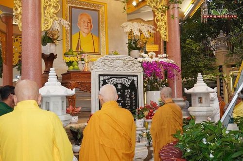 Trưởng lão Hòa thượng Thích Trí Quảng tưởng niệm Đại lão Hòa thượng Thích Trí Tịnh