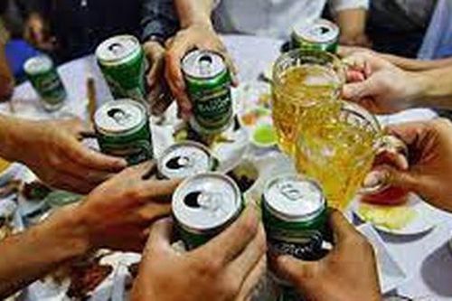 Vì sao nhiều người chồng hoặc vợ sợ về nhà, con cái cũng chỉ muốn 'sổ lồng bay đi'?