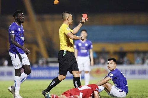 Con thuyền Hà Nội chìm tại bến