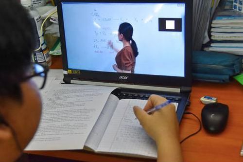 Dạy học trực tuyến có thể thay thế học trực tiếp