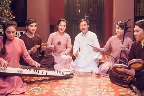 Tìm thơ mới trong cổ nhạc