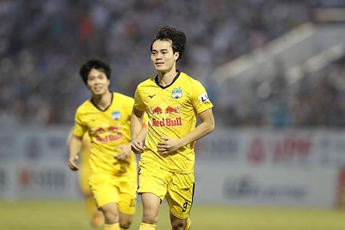 Vòng 8 LS V-League 2021: HAGL bay cao ngôi đầu