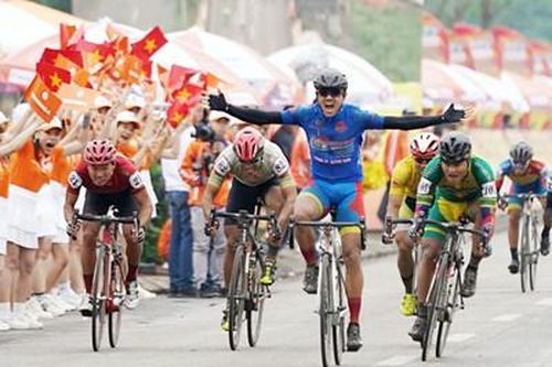 Nguyễn Tấn Hoài giành cú đúp tại Hà Nội