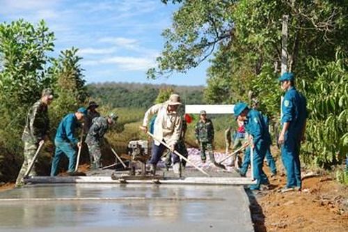 'Mỗi đơn vị phụ trách một xã' để xây dựng nông thôn mới