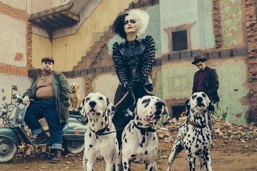 'Cruella' - Giải mã câu chuyện đáng sợ về kẻ đi săn bộ da 101 con chó đốm