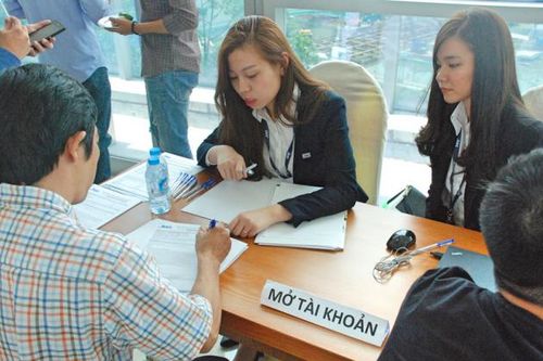 Động lực nào thúc cá nhân mở mới tài khoản chứng khoán kỷ lục trong tháng 3?