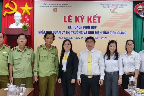Phối hợp kiểm tra hàng hóa kinh doanh gửi qua đường bưu điện