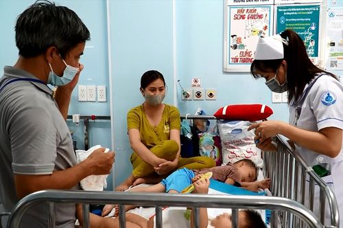 Bệnh tay chân miệng bùng phát