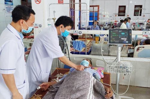 Cứu nam bệnh nhân ngộ độc thuốc tê khi làm răng giả