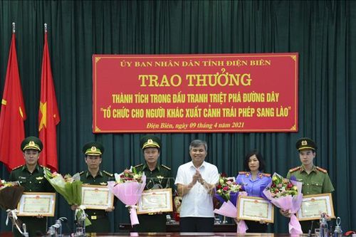 Khen thưởng các đơn vị triệt phá đường dây tổ chức đưa người xuất cảnh trái phép