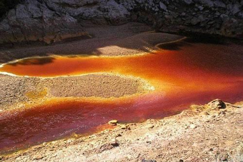 Dòng sông đỏ như máu siêu lạ ở Tây Ban Nha