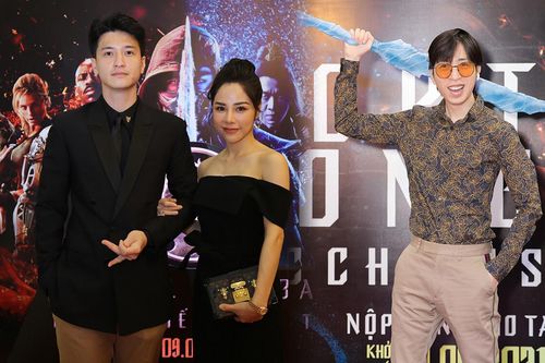 Huỳnh Anh tình tứ khoác tay bạn gái 'single mom', ViruSs lẻ bóng đi dự họp báo 'Mortal Kombat'