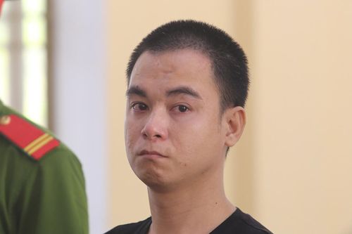 Chồng sát hại vợ vì bị ngăn cản việc trò chuyện, gửi hình ảnh đồi trụy với nhiều người đồng tính nam