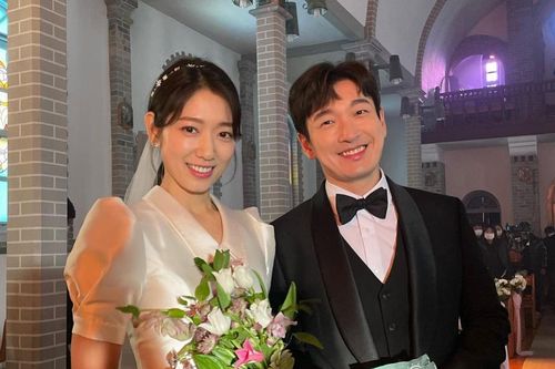 Park Shin Hye khoe ảnh cưới đẹp ngút ngàn bên chồng tài tử!