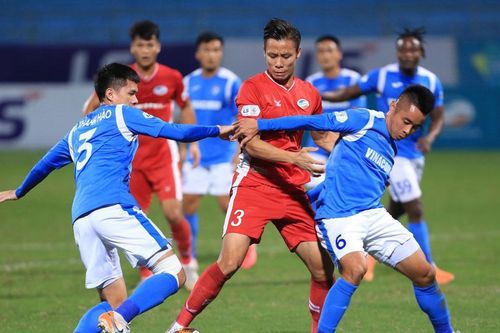 Mạc Hồng Quân và cầu thủ Quảng Ninh bị nợ lương: Hãy dũng cảm, làm như Đặng Văn Lâm!