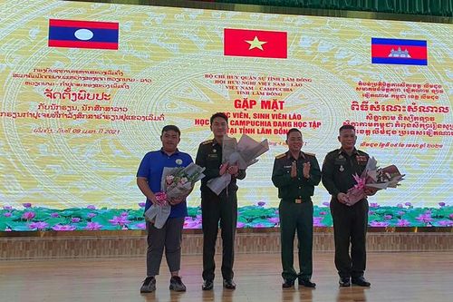 Gặp mặt các học viên, sinh viên Lào, Campuchia nhân dịp Tết cổ truyền