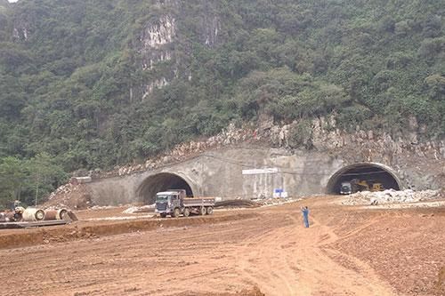 Gỡ vướng mặt bằng, đẩy nhanh tiến độ cao tốc Bắc - Nam