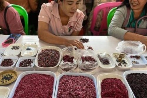 Mỹ tiếp tục giáng đòn vào tài chính của quân đội Myanmar