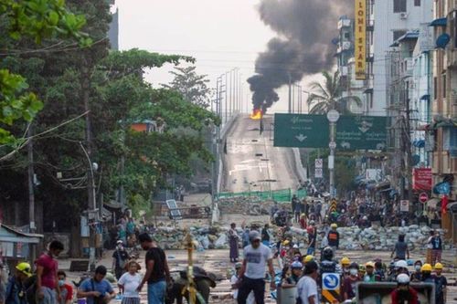 Mỹ trừng phạt doanh nghiệp đá quý Myanmar