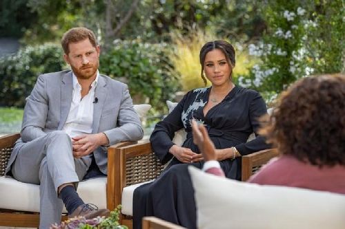 Harry và Meghan gặp cảnh sát 9 lần trong 9 tháng