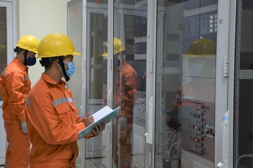 Chủ động cung ứng đủ điện khi nắng nóng