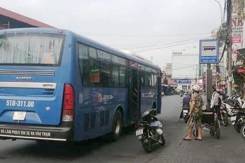 Vụ nghi không phục vụ hành khách khuyết tật: Nữ nhân viên xe buýt kể lại sự việc gây bất ngờ