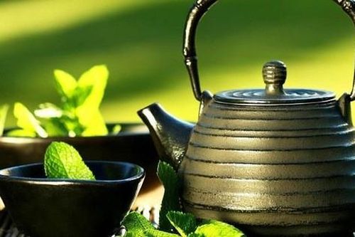 Trà xanh rất tốt với người bị cao huyết áp nhưng với những người mang bệnh này lại rất kị