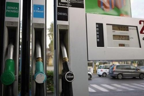 Italy: Chặn phi vụ gian lận nhiên liệu dính líu đến mafia