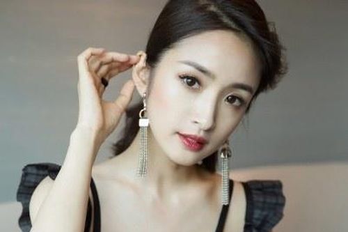 Lâm Y Thần lên tiếng về tin chồng ngoại tình