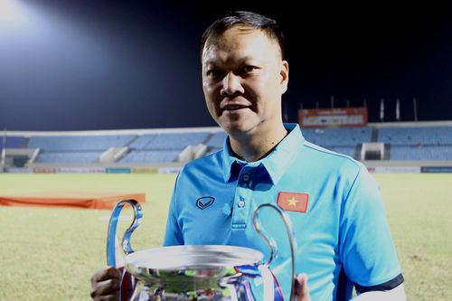 Dương Hồng Sơn làm huấn luyện viên đội Quảng Nam