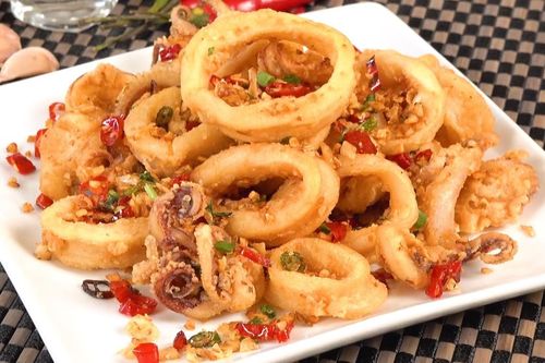 Học làm mực chiên tỏi ớt cho bữa tối