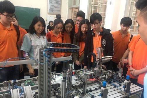 Bộ GD&ĐT khẩn trương quy định dạy kiến thức văn hóa THPT trong trường nghề