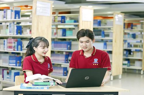 Giáo dục chuyển động cùng số hóa