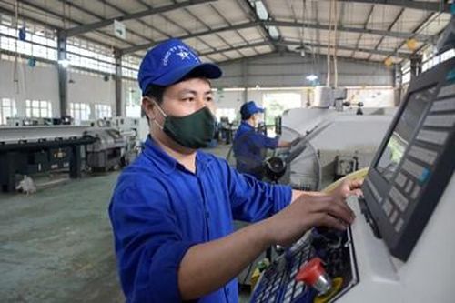 Nỗ lực phát huy sáng kiến, làm chủ các dây chuyền công nghệ hiện đại