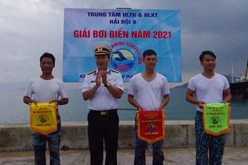 Tổ chức thành công giải bơi biển năm 2021