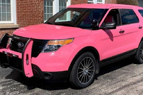 Ngắm Ford Explorer 'hường' cá tính chỉ khoảng 400 triệu đồng