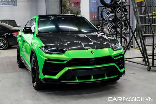 Lamborghini Urus hơn 20 tỷ, chính hãng tại Việt Nam 'thay áo' mới