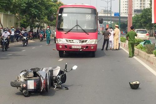 Xe buýt cán chết người ở TP. HCM