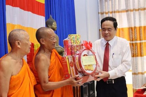 Phó Chủ tịch Thường trực Quốc hội Trần Thanh Mẫn chúc Tết Chôl Chnăm Thmây