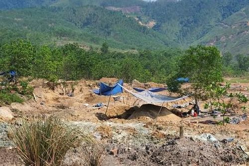 Truy quét, phát hiện khoảng 90 người đang khai thác vàng trái phép