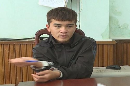 Mâu thuẫn khi chở nhau đi chơi, em đâm anh họ tử vong