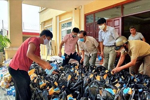 Cứu trợ người gốc Việt tại Preah Sihanouk trước thềm Tết Chol Chnnam Thmey