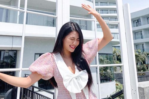 Hotgirl FAP TV bị dân mạng 'ném đá' kịch liệt vì mang sao biển lên bờ chụp ảnh