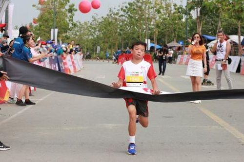 Hơn 500 trẻ em tham gia đường chạy Kids Run