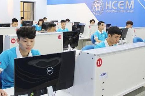 Khẩn trương ban hành quy định dạy văn hóa trong trường nghề