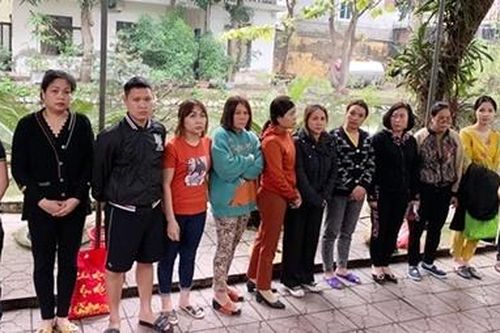 Khởi tố 18 đối tượng trong đường dây đánh bạc trăm tỉ đồng