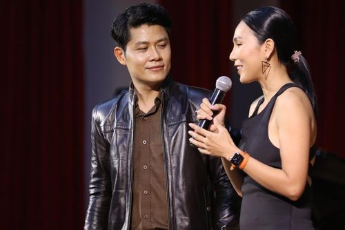 Khánh Ngọc kể chuyện 'Vầng Trăng Khóc' trong kỷ niệm 20 năm làm nghề của Nguyễn Văn Chung