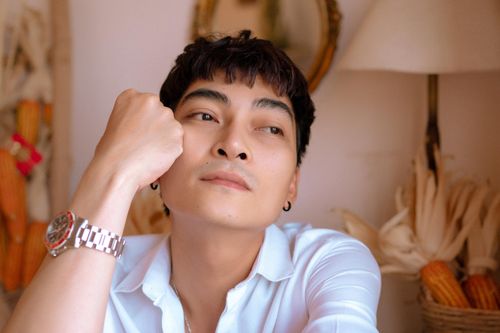 Diễn viên Khương Ngọc: 'Tôi và bạn gái đã có con lớn rồi'